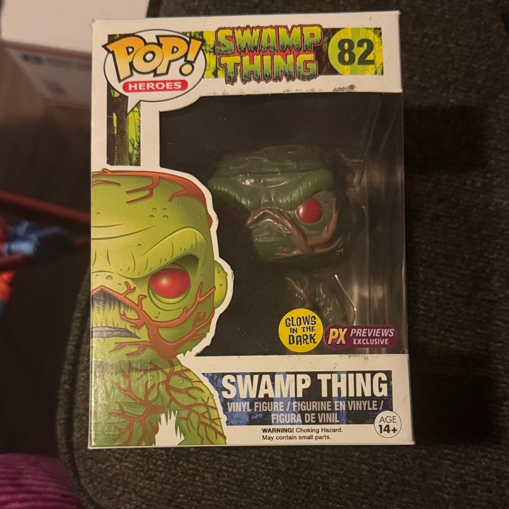 Funko Pop! Heroes Swamp Thing Vinyl Figure - Green and Red - Picture 1 of 3